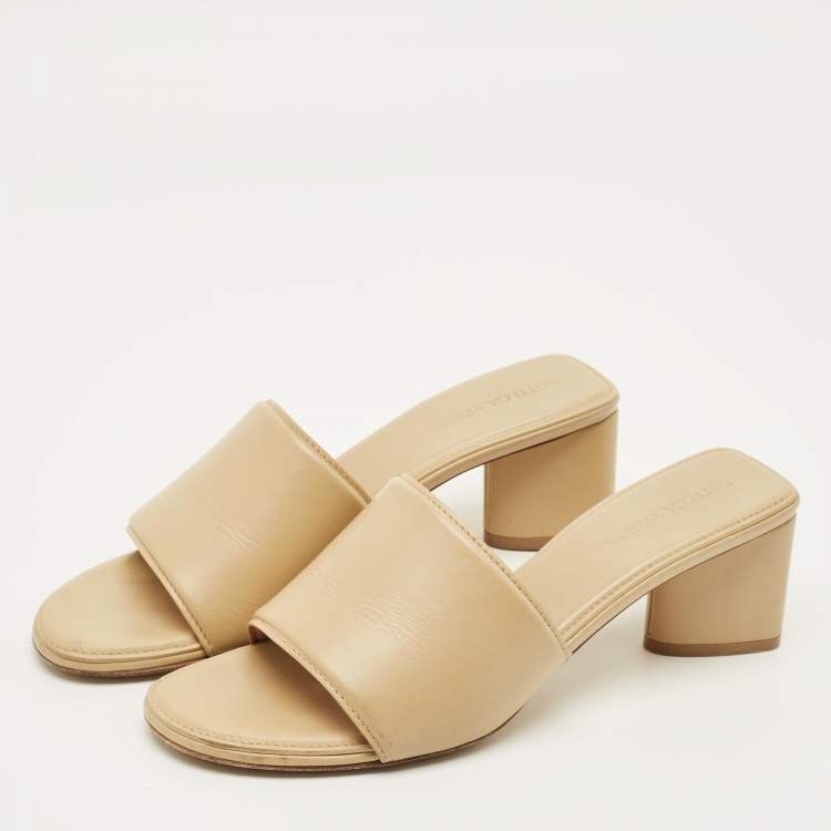 Pre Owned Bottega Veneta Size 38 Beige Leather Band Slide Sandals