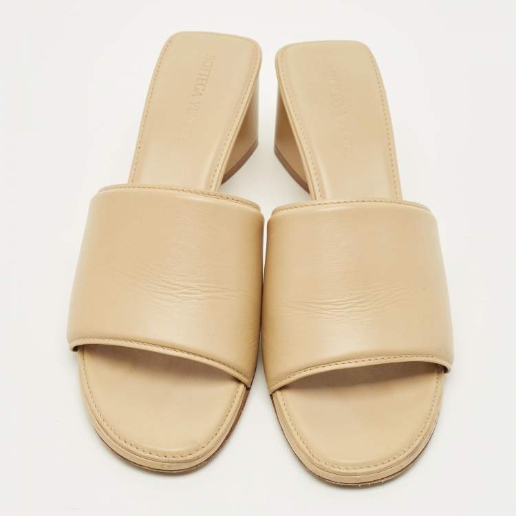 Pre Owned Bottega Veneta Size 38 Beige Leather Band Slide Sandals