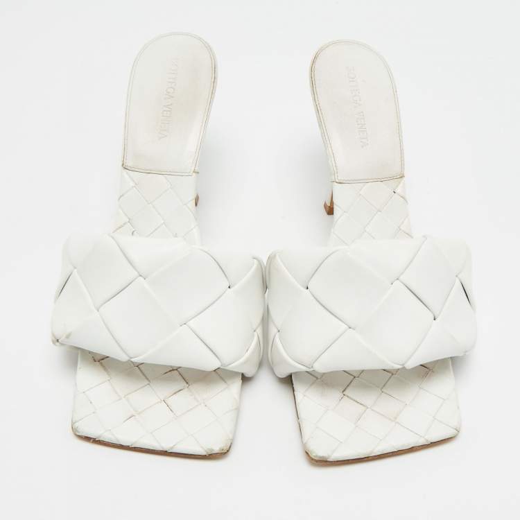 Pre Owned Bottega Veneta  Size 40.5 White Quilted Leather Lido Slide Sandals