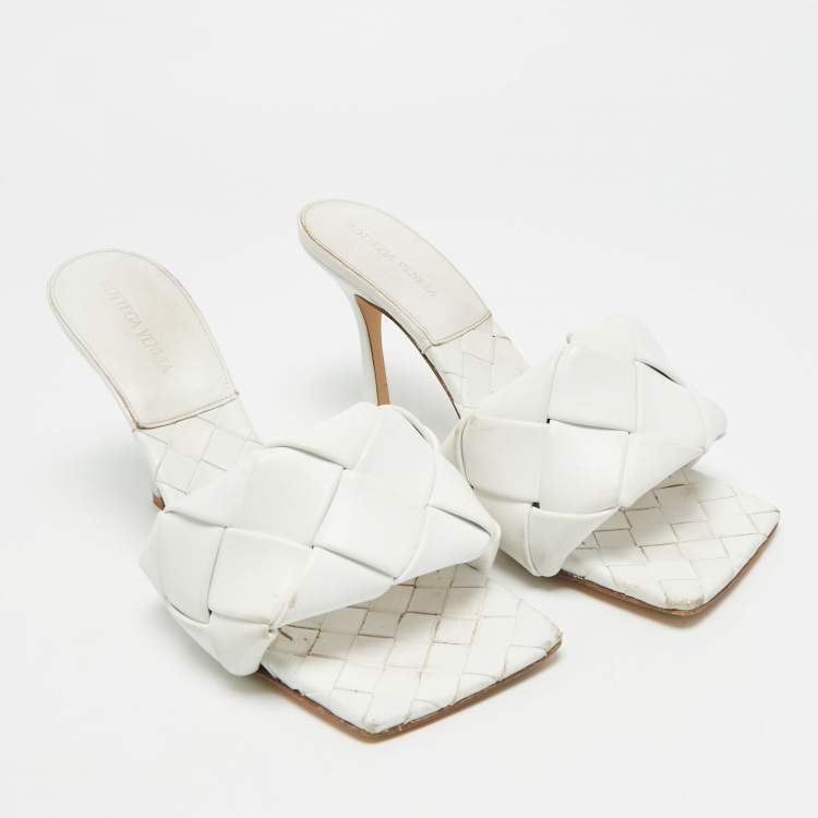 Pre Owned Bottega Veneta  Size 40.5 White Quilted Leather Lido Slide Sandals
