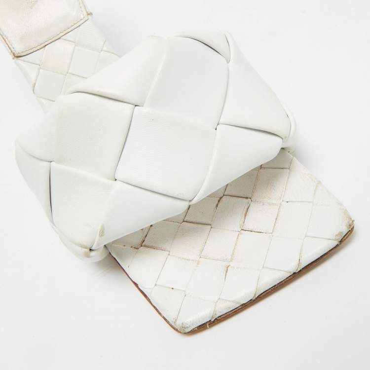 Pre Owned Bottega Veneta  Size 40.5 White Quilted Leather Lido Slide Sandals