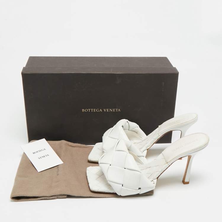 Pre Owned Bottega Veneta  Size 40.5 White Quilted Leather Lido Slide Sandals