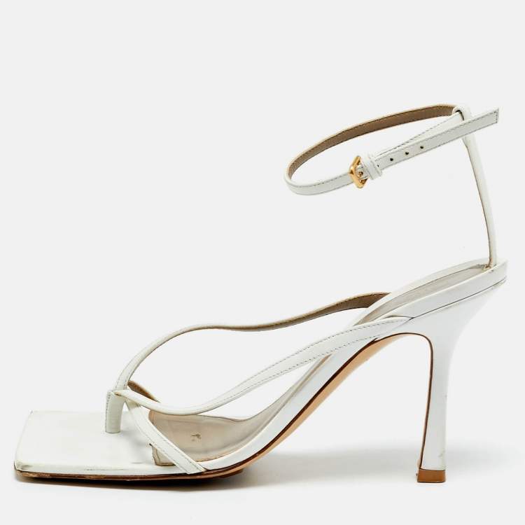 Pre Owned Bottega Veneta Stretch Size 37.5 White Leather Ankle Strap Sandals