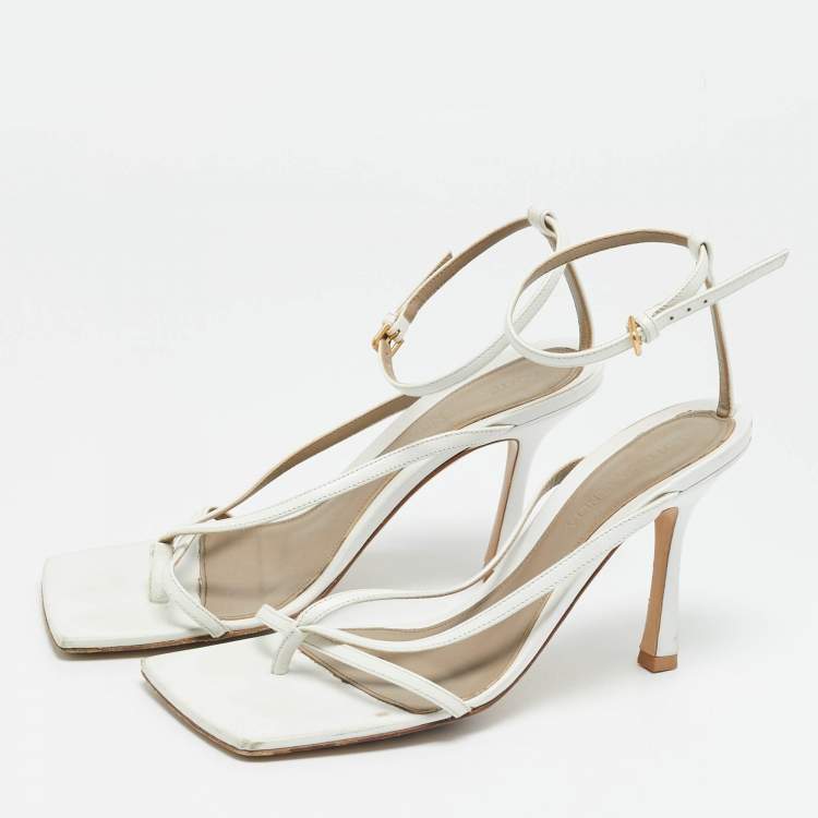 Pre Owned Bottega Veneta Stretch Size 37.5 White Leather Ankle Strap Sandals