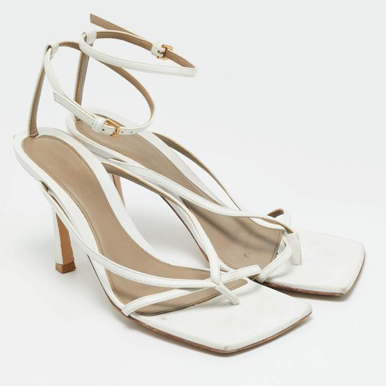 Pre Owned Bottega Veneta Stretch Size 37.5 White Leather Ankle Strap Sandals