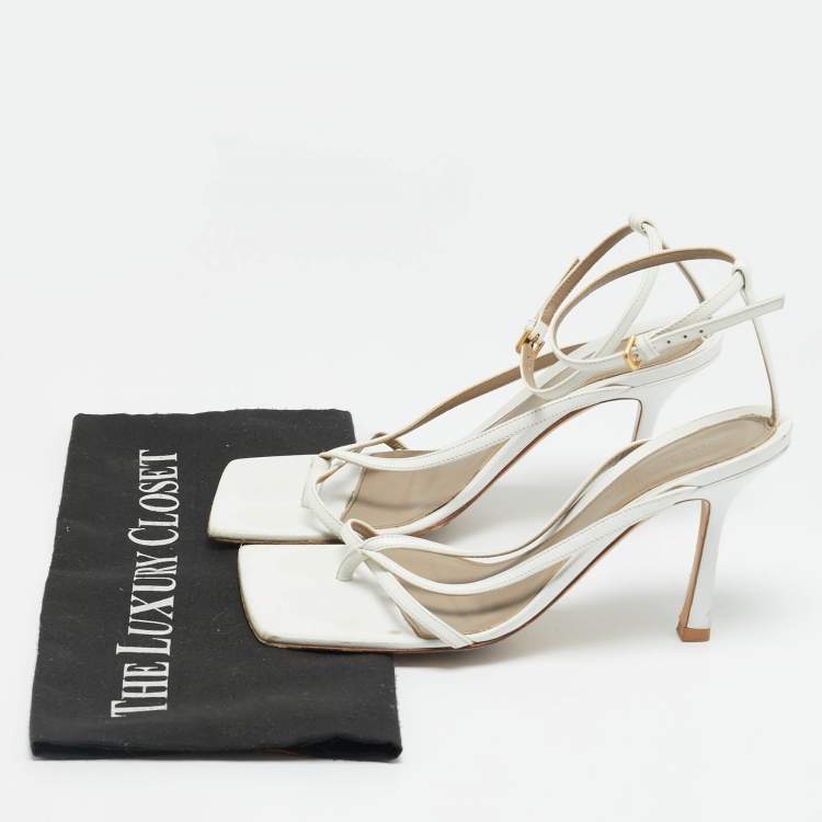Pre Owned Bottega Veneta Stretch Size 37.5 White Leather Ankle Strap Sandals