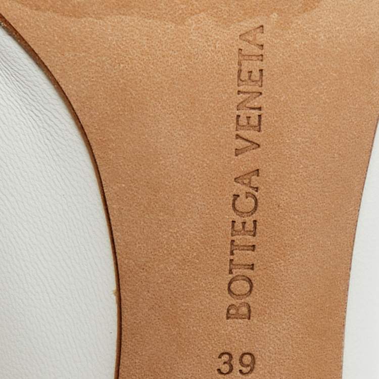 Pre Owned Bottega Veneta Almond Size 39 White Leather Pointed Toe Mules