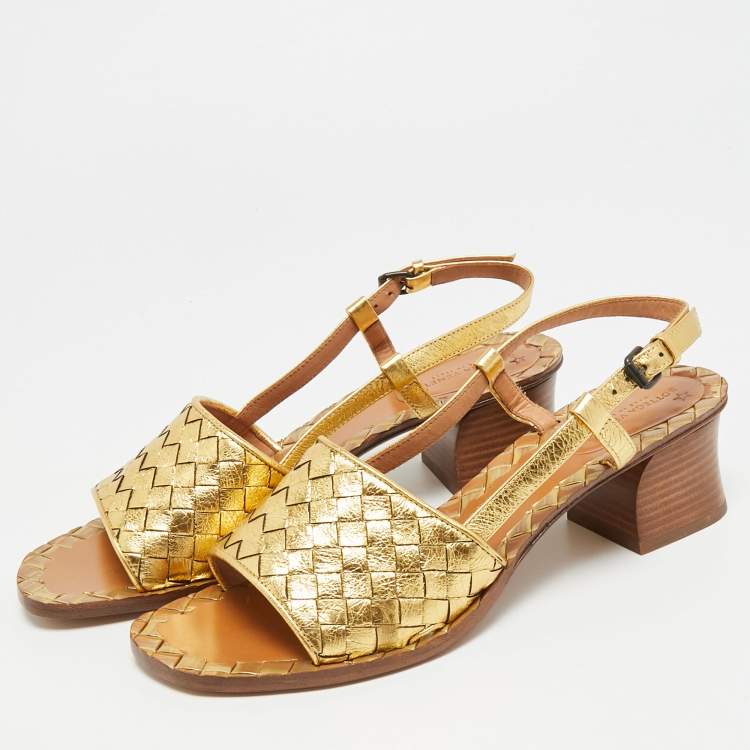 Pre Owned Bottega Veneta Size 38 Gold Intrecciato Leather Slingback Sandals