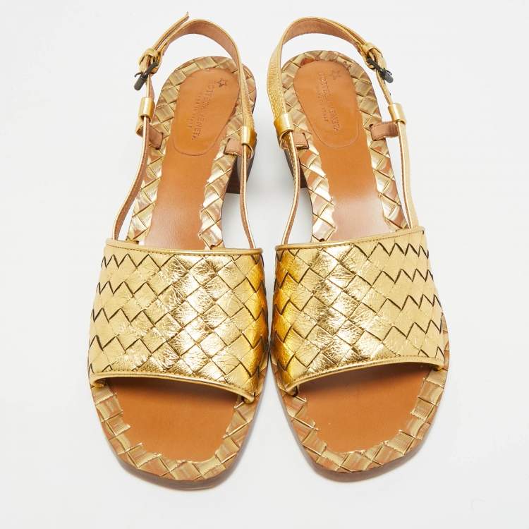 Pre Owned Bottega Veneta Size 38 Gold Intrecciato Leather Slingback Sandals