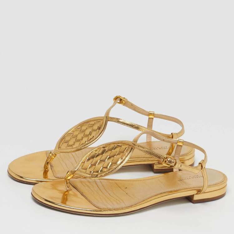 Pre Owned Bottega Veneta Size 40 Metallic Gold Leather Ankle Strap Flat Sandals