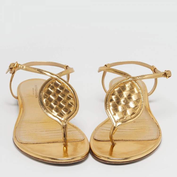 Pre Owned Bottega Veneta Size 40 Metallic Gold Leather Ankle Strap Flat Sandals