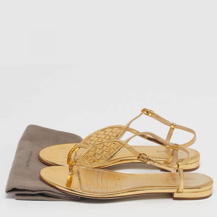 Pre Owned Bottega Veneta Size 40 Metallic Gold Leather Ankle Strap Flat Sandals