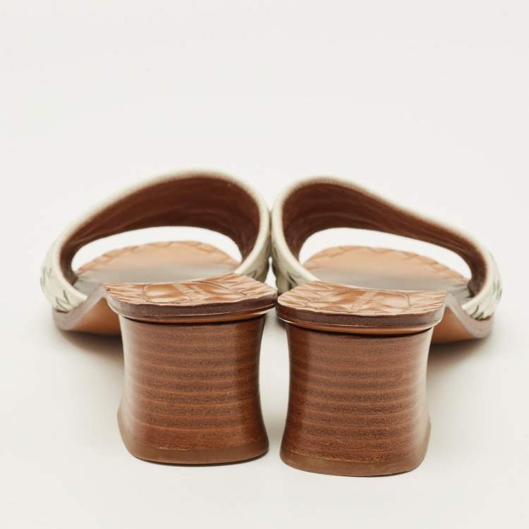 مملوكة مسبقًا Bottega Veneta Ravello Size 39 White Leather Slide Sandals