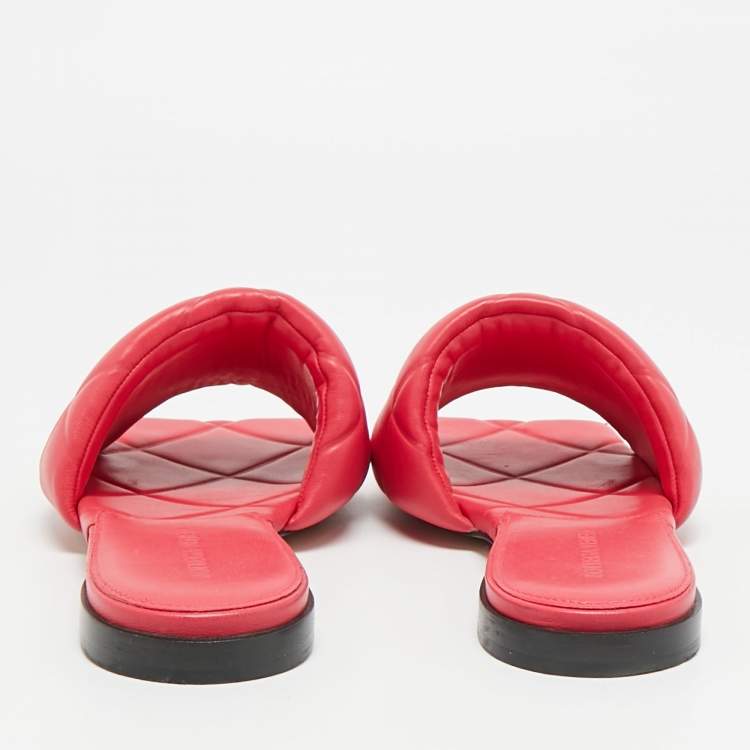 Pre Owned Bottega Veneta Lido Size 39 Fuchsia Pink Quilted Leather  Flat Slides