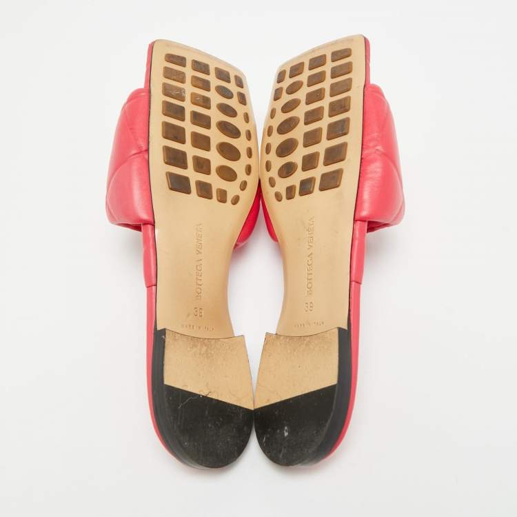 Pre Owned Bottega Veneta Lido Size 39 Fuchsia Pink Quilted Leather  Flat Slides