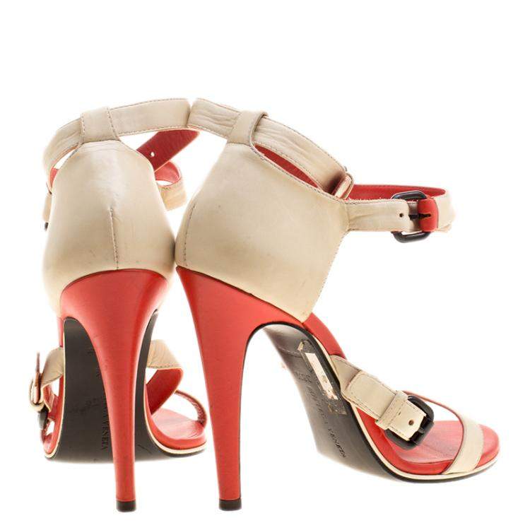Pre Owned Bottega Veneta Cream Leather Ankle Strap Sandals Size 38.5