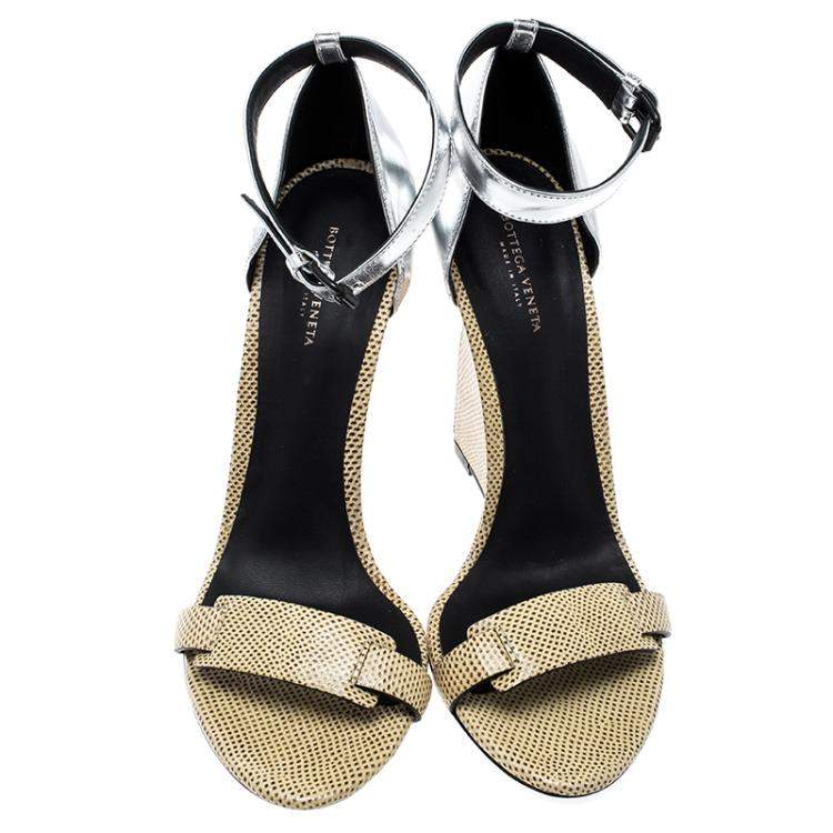 Pre Owned Bottge Veneta Cream/Silver Lizard and Leather Wedge Sandals Size 40