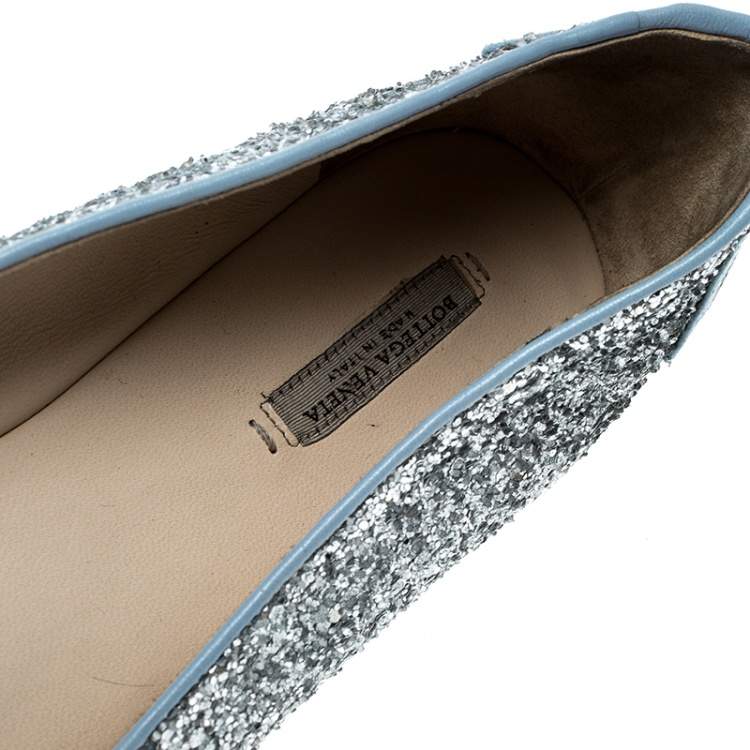 Pre Owned Bottega Veneta Metallic Silver Glitter Intrecciato Leather Trim Pointed Toe Ballet Flats Size 39