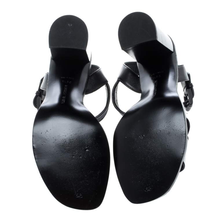 Pre Owned Bottega Veneta Black/White Canvas And Leather T-Strap Sandals Size 39.5