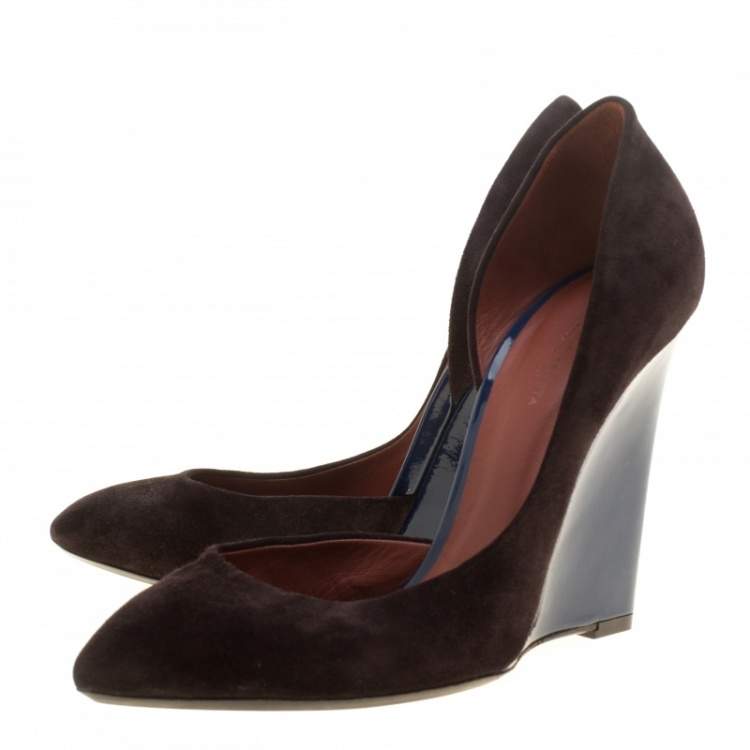 Pre Owned Bottega Veneta Two Tone Suede and Patent Leather Cut Out Wedge Pumps Size 38.5