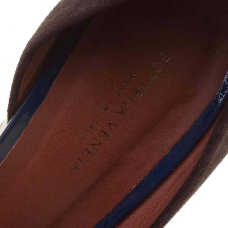 Pre Owned Bottega Veneta Two Tone Suede and Patent Leather Cut Out Wedge Pumps Size 38.5