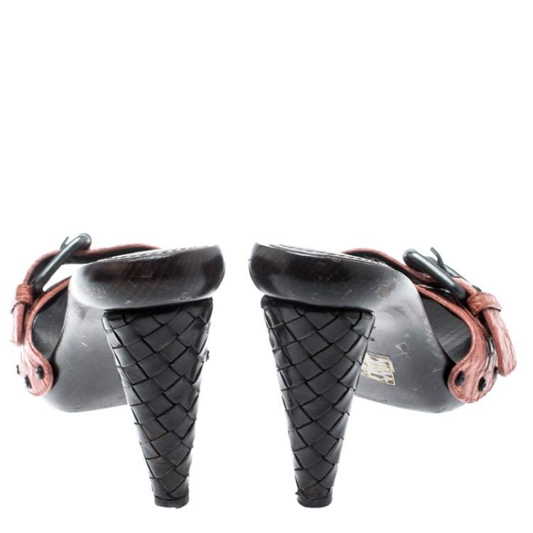Pre Owned Bottega Veneta Salmon Pink Alligator Leather Intrecciato Heel Mules Size 37.5