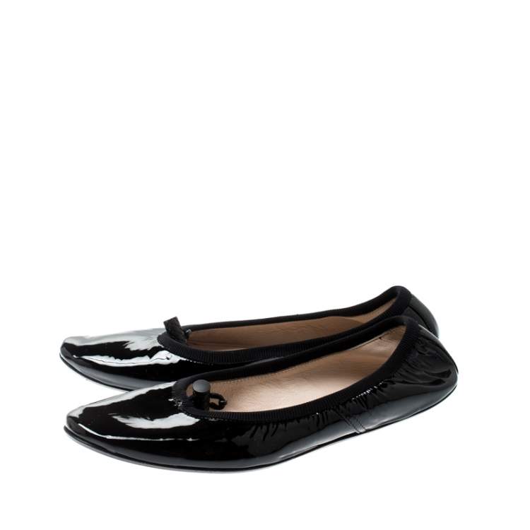 مملوكة مسبقًا Bottega Veneta Black Patent Leather Scrunch Ballet Flats Size 34