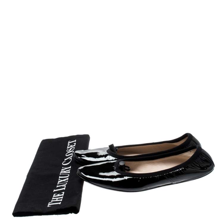 مملوكة مسبقًا Bottega Veneta Black Patent Leather Scrunch Ballet Flats Size 34