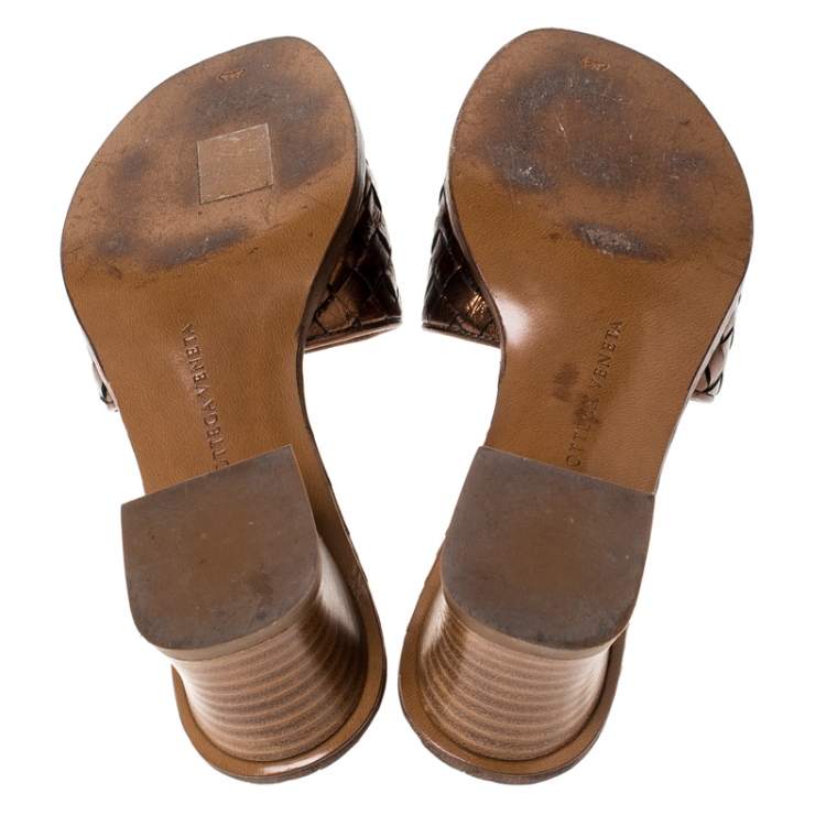 Pre Owned Bottega Veneta Metallic Brown Leather Intrecciato Sandals Size 36