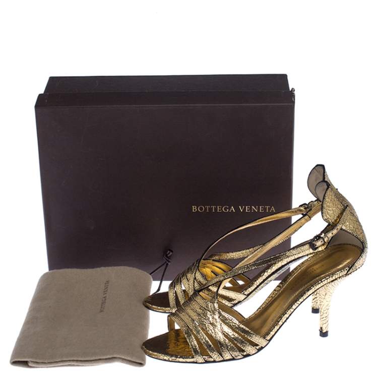Pre Owned Bottega Veneta Metallic Gold Crackled Leather Strappy Sandals Size 39.5