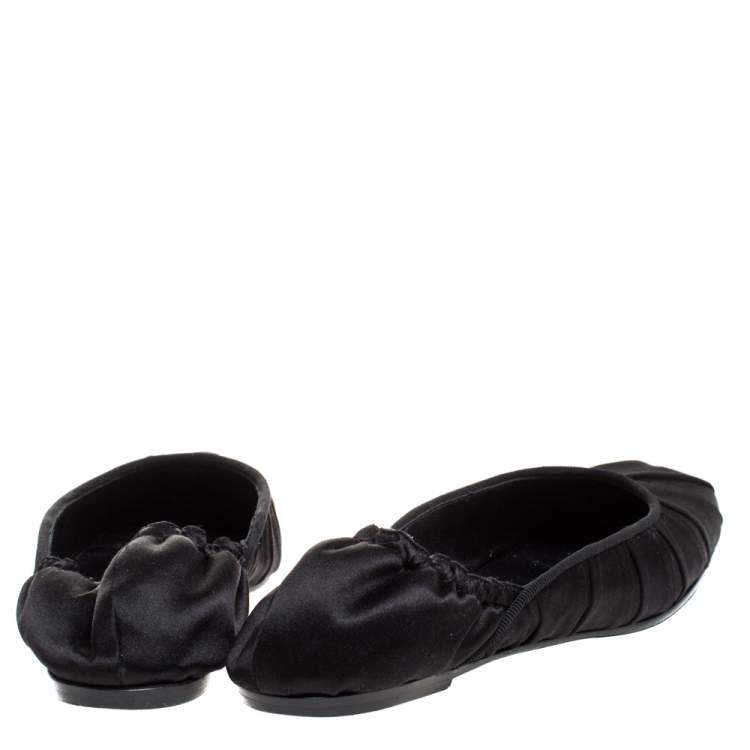 Pre Owned Bottega Veneta Black Pleated Satin Scrunch Ballet Flats Size 39.5