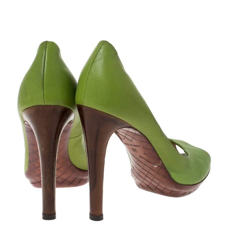 Pre Owned Bottega Veneta Green Leather Peep Toe Platform Pumps Size 38