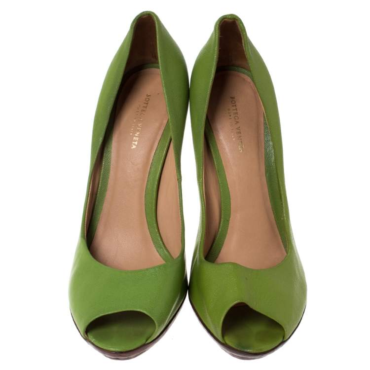Pre Owned Bottega Veneta Green Leather Peep Toe Platform Pumps Size 38