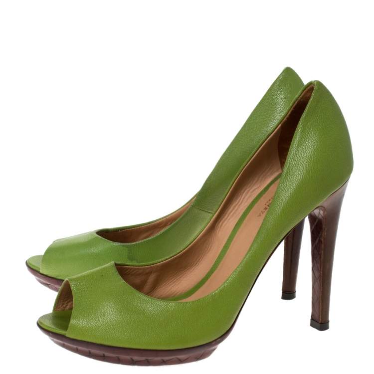Pre Owned Bottega Veneta Green Leather Peep Toe Platform Pumps Size 38