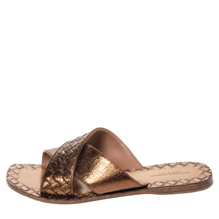 Pre Owned Bottega Veneta Metallic Bronze Intrecciato Leather Cross Strap Flats Size 37  
