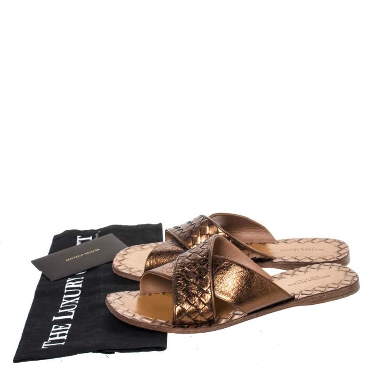 Pre Owned Bottega Veneta Metallic Bronze Intrecciato Leather Cross Strap Flats Size 37  