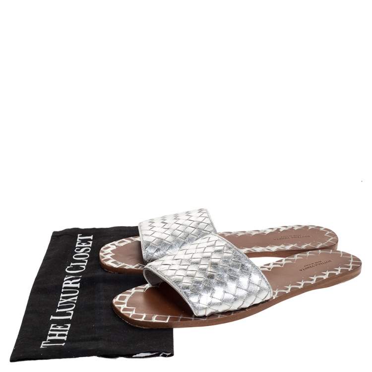 Pre Owned Bottega Veneta Metallic Silver Leather Intrecciato Flat Slides Size 40