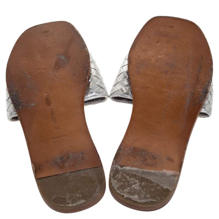 Pre Owned Bottega Veneta Metallic Silver Leather Intrecciato Flat Slides Size 40