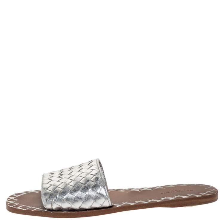 Pre Owned Bottega Veneta Metallic Silver Leather Intrecciato Flat Slides Size 40