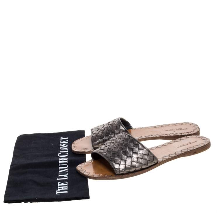 Pre Owned Bottega Veneta Metallic Dark Grey Intrecciato Leather Flat Slides Size 39.5