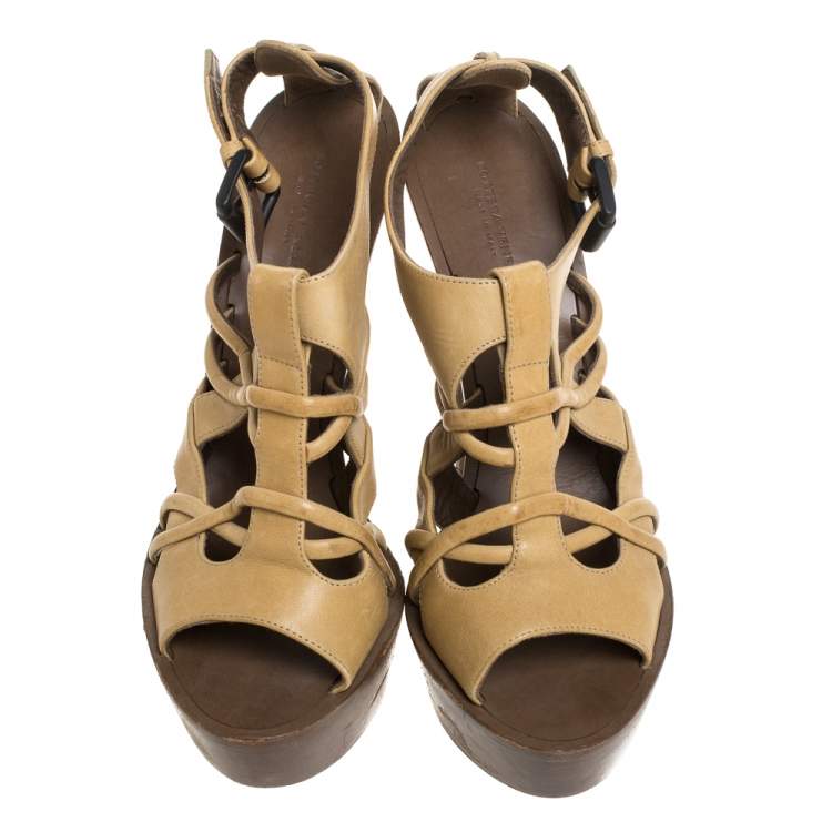Pre Owned Bottega Veneta Cream Leather Wooden Platform And Heel Sandals Size 39