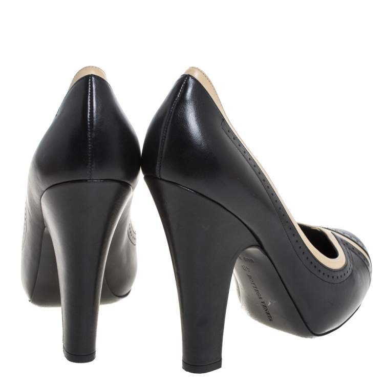 Pre Owned Bottega Veneta Black/Cream Leather Perforated Detail Platform Pumps Size 40