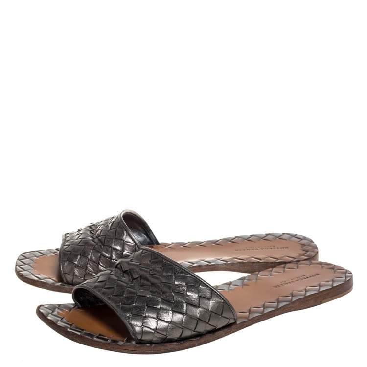 Pre Owned Bottega Veneta Metallic Grey Intrecciato Leather Slide Flats Size 39