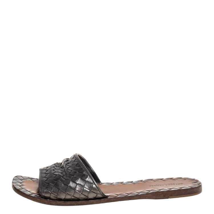 Pre Owned Bottega Veneta Metallic Grey Intrecciato Leather Slide Flats Size 39