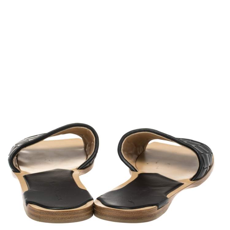Pre Owned Bottega Veneta Black Intrecciato Leather Square Toe Flat Sandals Size 40.5