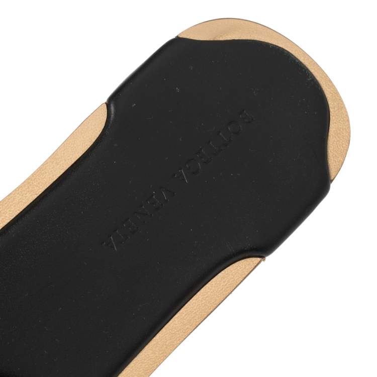 Pre Owned Bottega Veneta Black Intrecciato Leather Square Toe Flat Sandals Size 40.5
