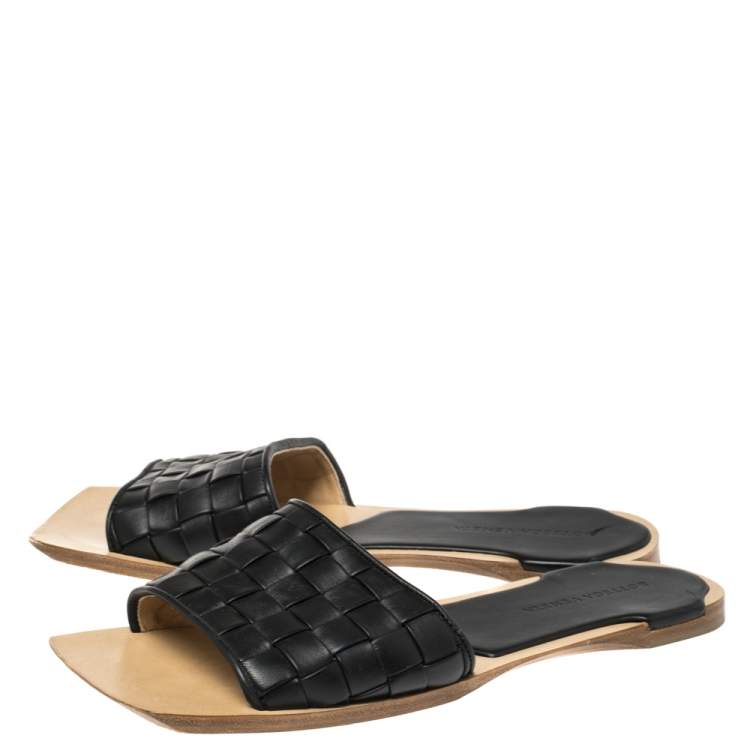 Pre Owned Bottega Veneta Black Intrecciato Leather Square Toe Flat Sandals Size 40.5