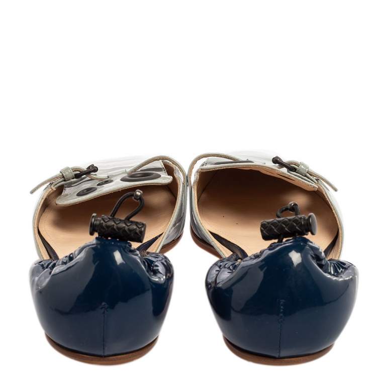 Pre Owned Bottega Veneta Blue/Grey Patent Leather Buckle Detailing Scrunch Ballet Flats Size 36