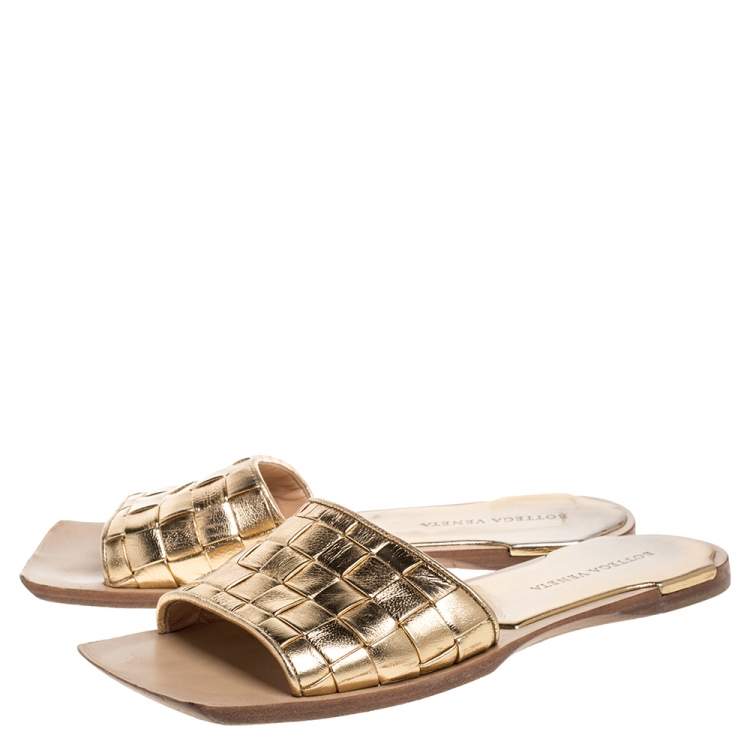 Pre Owned Bottega Veneta Metallic Gold Intrecciato Leather Stretch Square Toe Flat Sandals Size 38