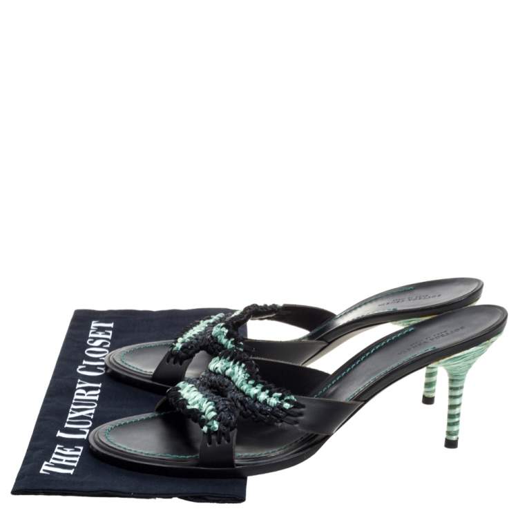 Pre Owned Bottega Veneta Green/Black Raffia And Satin Open Toe Slide Sandals Size 41